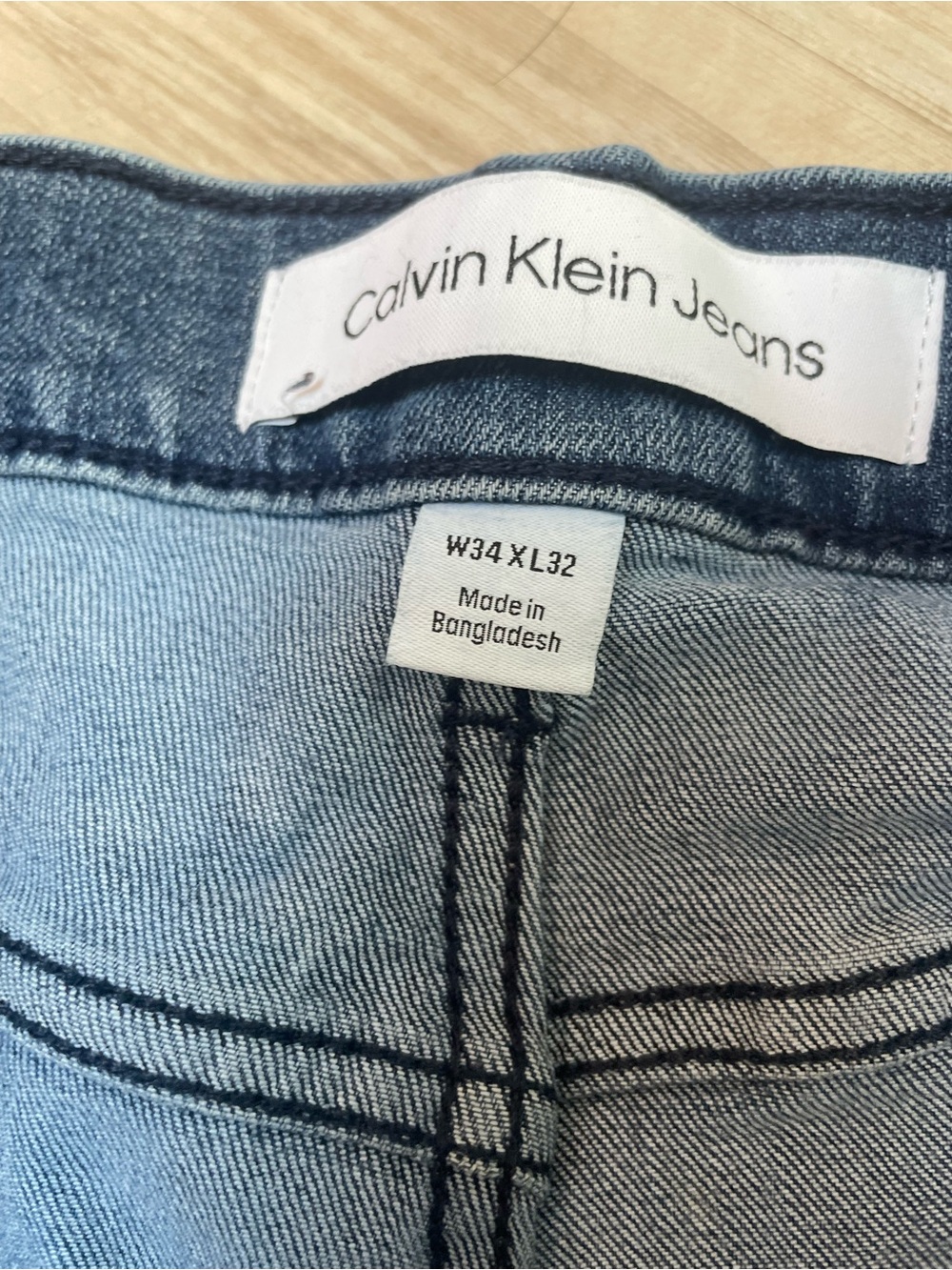 Calvin Klein Jeans Men’s Straight Leg in Washed Blue - Picture 2 of 4